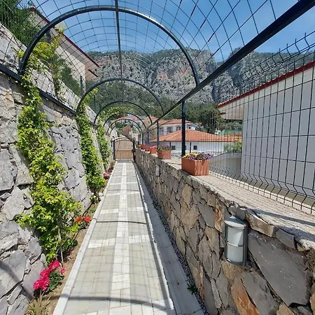 Villa Begonville 16 *